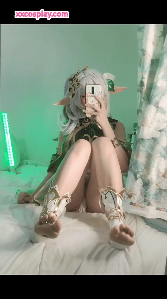 Luosang Yizi as Nahida - Little Grass God